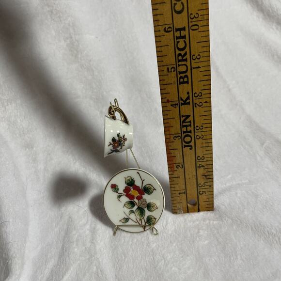 Vtg Miniature Dollhouse Porcelain Flowering Rose Tea Cup, Plate Set w/Stand NOS - Picture 4 of 4